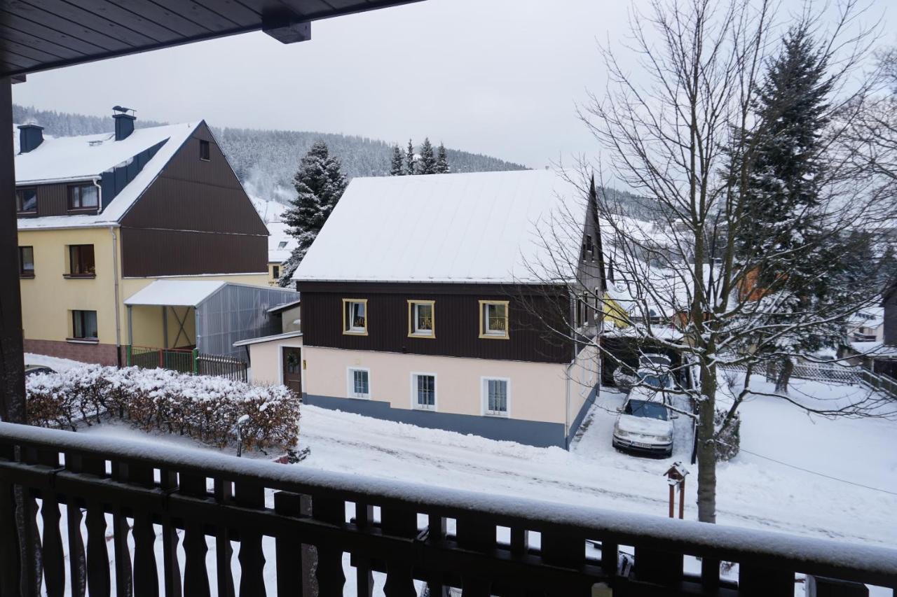 Ferienwohnung Korn Mit Tiefgarage Und Skiraum Oberwiesenthal Exterior photo